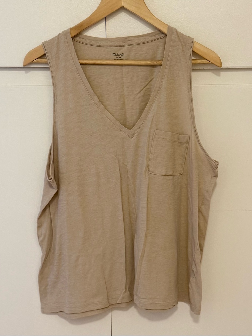 Madewell  Whisper Cotton V-Neck Pocket Tank - Size XL - Light Sand